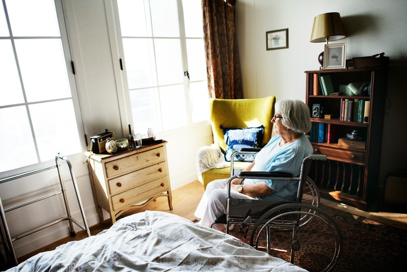 alzheimer-in-belgie-thuisblijven-of-naar-een-woonzorgcentrum