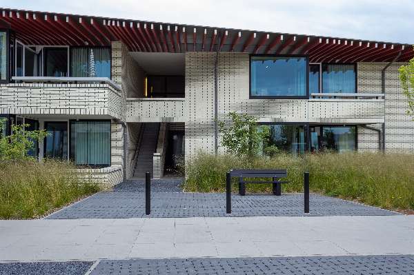 Maison de repos & R&eacute;sidence-services Kapelleveld-Maison de repos-Sint-Katherina-Lombeek-gebouw-min.jpg