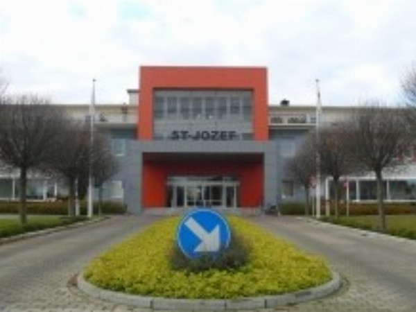 Zorgcampus 't Huis-Dagcentrum-Kortrijk-Courtrai Sint-jozef.jpg