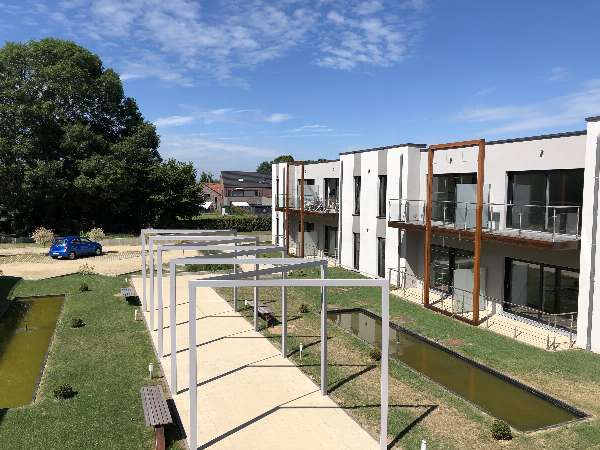 R&eacute;sidence Charles Esther-Serviceflat-Villers-Perwin-allée centrale 2 - Copie.jpeg