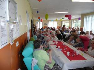 Le Bon Repos-Maison de repos-Dour-fete.jpg